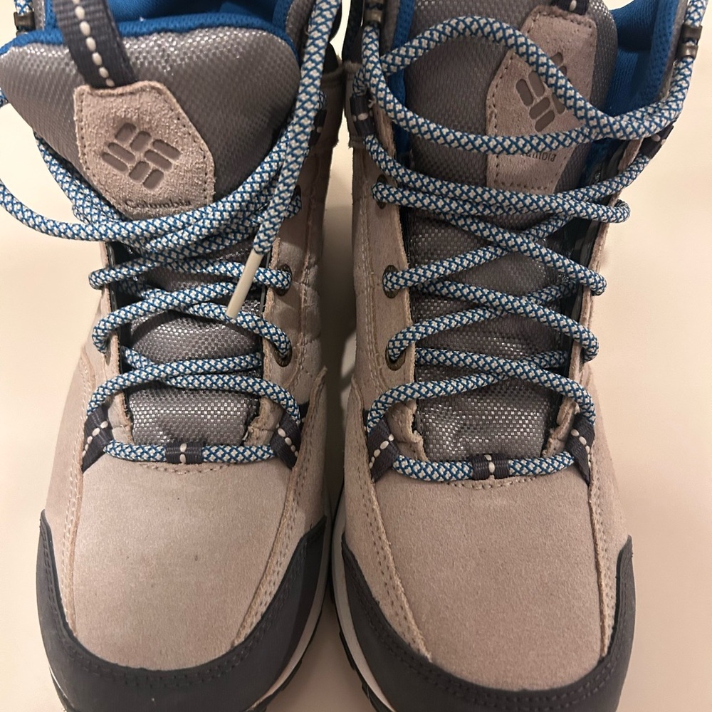 Columbia newton ridge women’s hiking boots - Picture 5 of 5